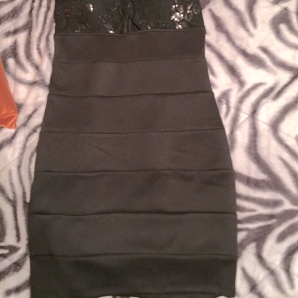 ✅ SEQUIN HEARTS Black sequin dress for homecoming/formal Size 5 Like New - Picture 6 of 6